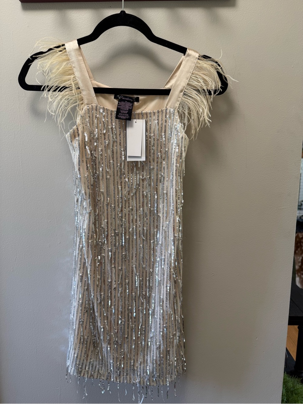 NWT Xtraordinary Silver Sequin‎ Feather Strap Cocktail Dress Size 10